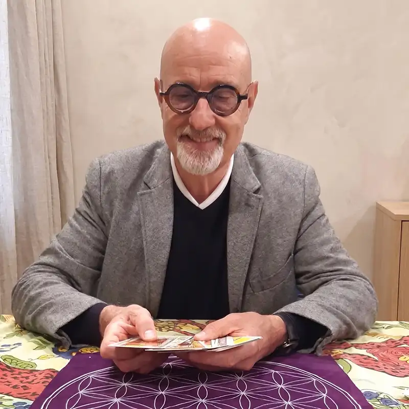 Armand Van-Nooij, formateur en tarot psychologique et magnétiseur à Saint-Quentin