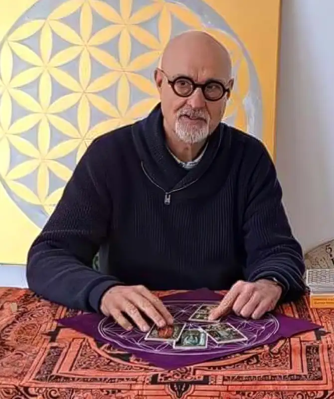 Portrait d'Armand Van Nooij Formateur en Tarot Psychologique